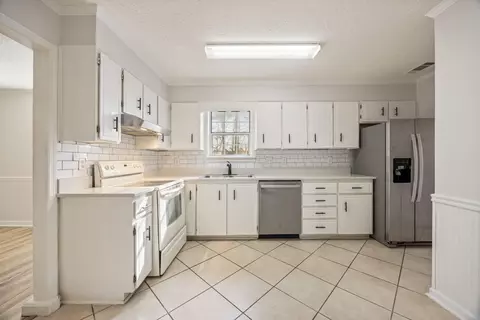 Kitchen - 634 Kemper Dr, Evans, GA 30809 photo 1 of 4