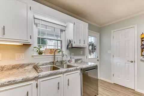 Kitchen - 2126 Turtle Ct, Augusta, GA 30907 photo 5 of 6