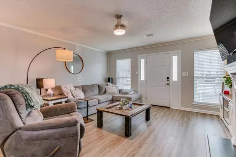 Living - 2126 Turtle Ct, Augusta, GA 30907 photo 1 of 2