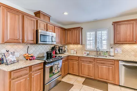 Kitchen - 3014 Walton Way, Augusta, GA 30909 photo 3 of 4