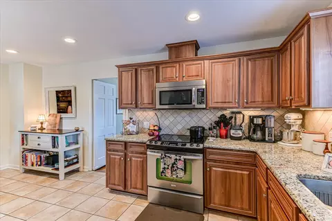 Kitchen - 3014 Walton Way, Augusta, GA 30909 photo 4 of 4