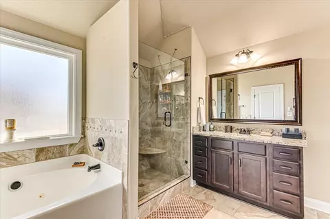 Bath - 445 Jade Dr, Martinez, GA 30907 photo 3 of 6