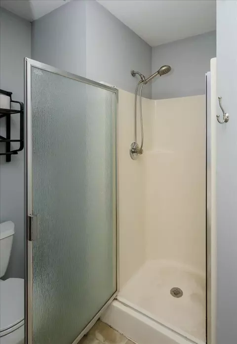 Bath - 3033 Mabus Dr, Augusta, GA 30909 photo 5 of 7