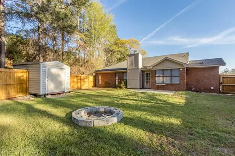 Exterior - 3033 Mabus Dr, Augusta, GA 30909 photo 7 of 9