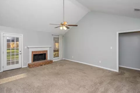 Living - 3033 Mabus Dr, Augusta, GA 30909 photo 2 of 4