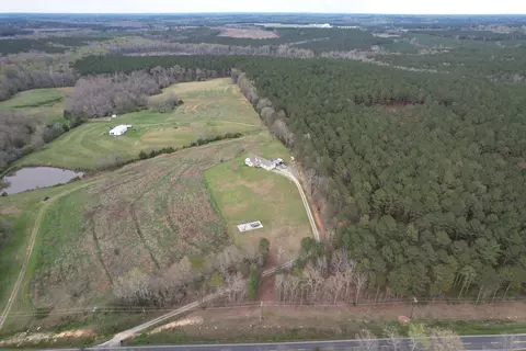 View/Area - 2059 Daniel Ave, Johnston, SC 29832 photo 2 of 6