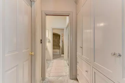 Entry Way - 2114 Carnes Pl, Augusta, GA 30904 photo 4 of 6