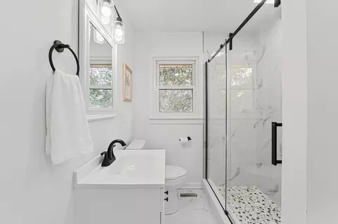 Bath - 743 Lancaster Rd, Augusta, GA 30909 photo 6 of 6