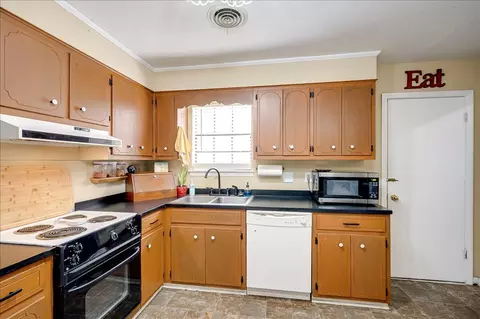 Kitchen - 819 Mitchell St, Augusta, GA 30907 photo 5 of 6