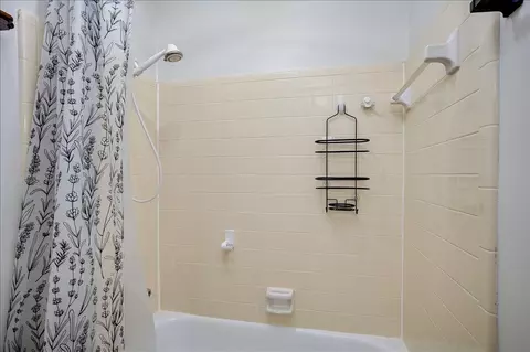 Bath - 819 Mitchell St, Augusta, GA 30907 photo 4 of 4