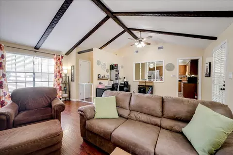 Living - 819 Mitchell St, Augusta, GA 30907 photo 2 of 3