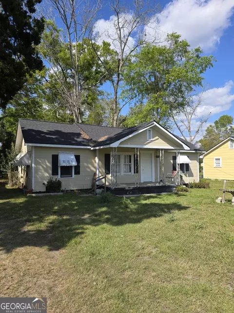 421 Plum Ave, Millen, GA 30442
