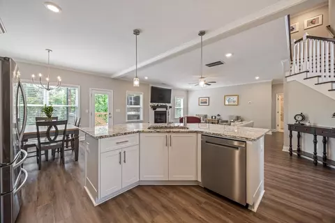 Kitchen - 629 Bunchgrass St, Evans, GA 30809 photo 4 of 5