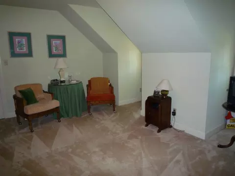906 Cardinal Dr, Wilson, NC 27896 photo 4