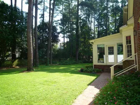 906 Cardinal Dr, Wilson, NC 27896 photo 2