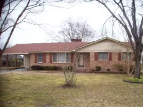2011 Worth Dr, Wilson, NC 27893 photo 1