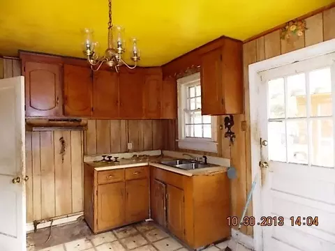 607 NE Crowell St, Wilson, NC 27893 photo 4