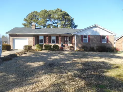 2009 E Longview Dr, Wilson, NC 27893 photo 1