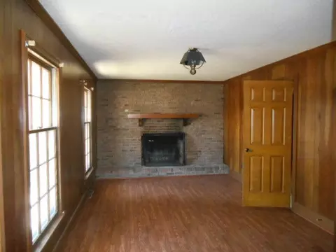 2009 E Longview Dr, Wilson, NC 27893 photo 3