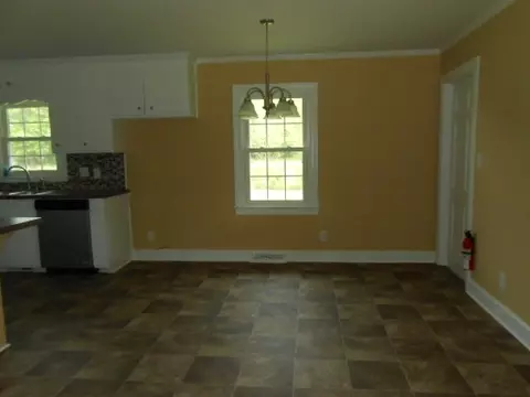 7108 Shackleford St, Saratoga, NC 27873 photo 4