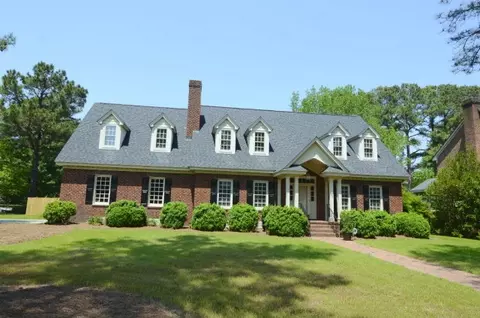 2122 NW Hermitage Rd, Wilson, NC 27896 photo 1