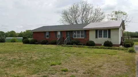 761 Crows Foot Rd, Mount Olive, NC 28365 photo 1