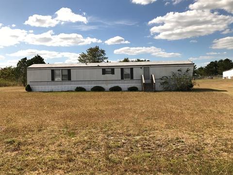 205 S Pointe Dr, Mount Olive, NC 28365 photo 1