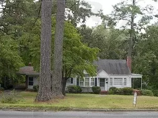 1015 W Main St, Williamston, NC 27892 photo 1