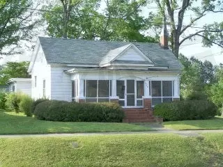 320 E Main St, Williamston, NC 27892 photo 1