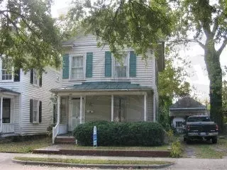 209 E Main St, Washington, NC 27889 photo 1