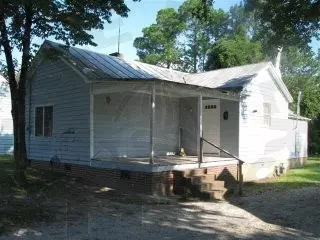 208 E 8th St, Washington, NC 27889 photo 1