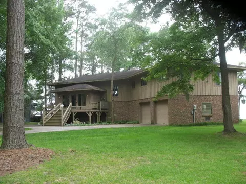 119 Riverview Dr, Washington, NC 27889 photo 2