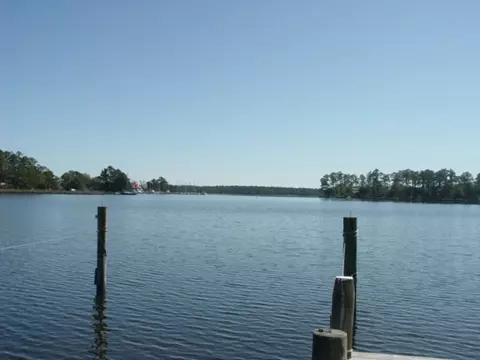 813 Fork Point Rd, Oriental, NC 28571 photo 3