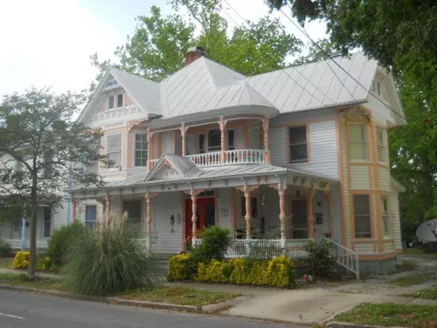 232 E 2nd St, Washington, NC 27889 photo 2