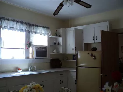 810 E 7th St, Washington, NC 27889 photo 4