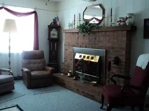 807 E 9th St, Washington, NC 27889 photo 2