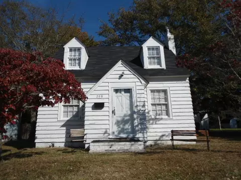 208 E 10th St, Washington, NC 27889 photo 1