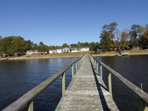2221 Bayview Rd, Bath, NC 27808 photo 1