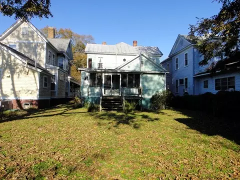 239 E 2nd St, Washington, NC 27889 photo 4