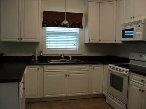 247 Eureka Ave, Washington, NC 27889 photo 3
