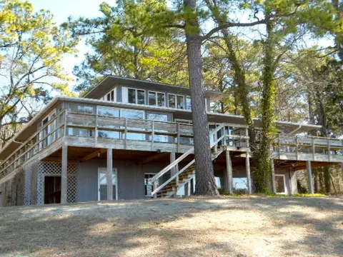 449 Chambers Point Rd, Belhaven, NC 27810 photo 1