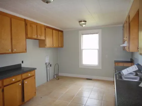 602 E 5th St, Washington, NC 27889 photo 10