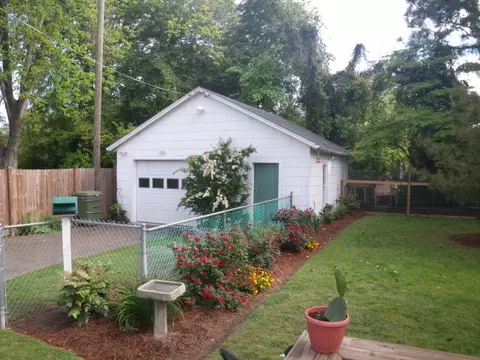 208 E 11th St, Washington, NC 27889 photo 3