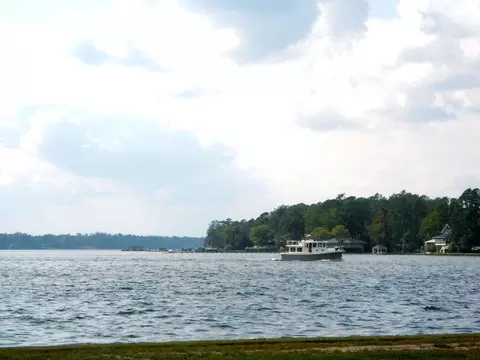 129 Riverview Dr, Washington, NC 27889 photo 2