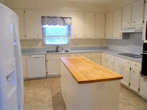 205 Thomas Pl, Washington, NC 27889 photo 3
