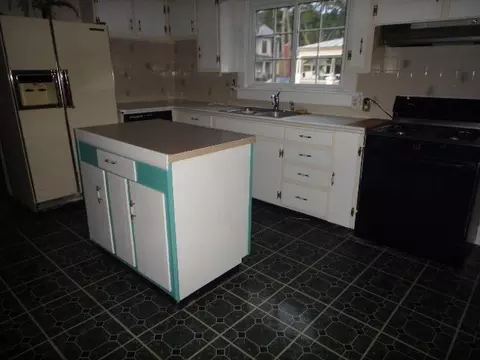 227 E 2nd St, Washington, NC 27889 photo 3