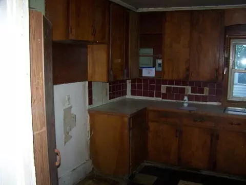 711 E 8th St, Washington, NC 27889 photo 4