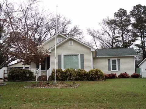 716 E 8th St, Washington, NC 27889 photo 1