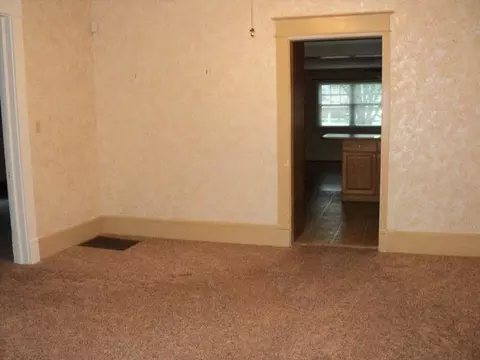 716 E 8th St, Washington, NC 27889 photo 9