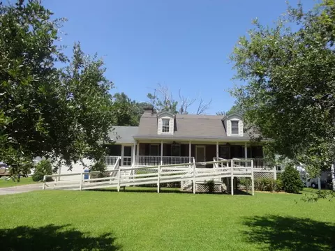 737 E Main St, Belhaven, NC 27810 photo 1